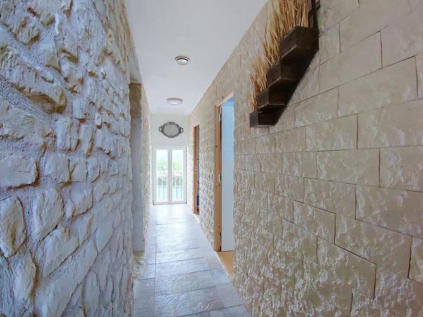 Maison
         7 pièces
        - 185 m² 232 500 € *