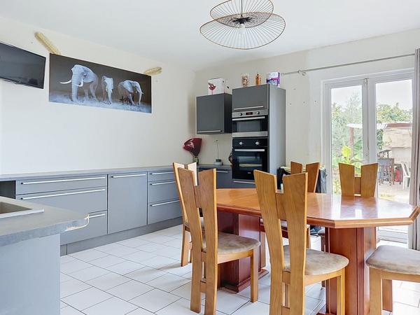 Maison
         7 pièces
        - 185 m² 232 500 € *