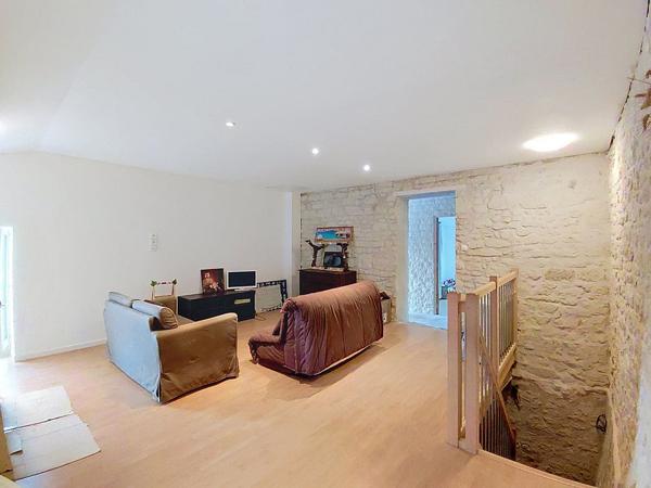 Maison
         7 pièces
        - 185 m² 232 500 € *