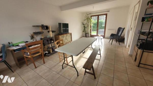 SABLE -SUR-SARTHE-PAVILLON DE TYPE 4-REF:VDL2109