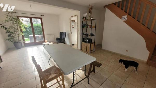 SABLE -SUR-SARTHE-PAVILLON DE TYPE 4-REF:VDL2109