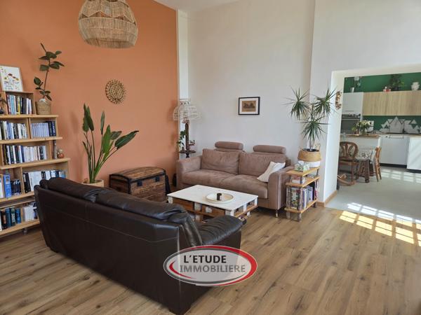 LE PELLERIN : proche bourg, le charme de l'ancien rénové, 100 m², 3 chambres et terrasse !