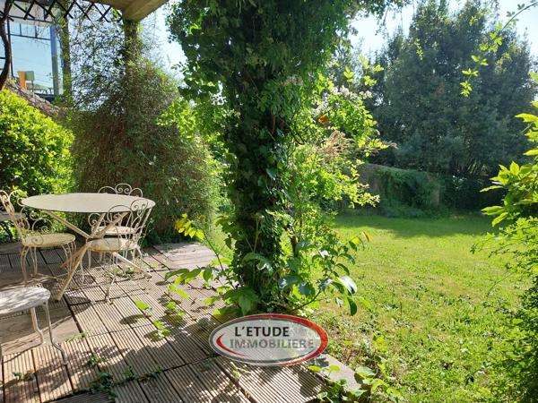 NANTES Zola-Procé : Bâtisse de 1900, 151 m² habitables, 470 m² de terrain clos, garage, terrasse et balcon !