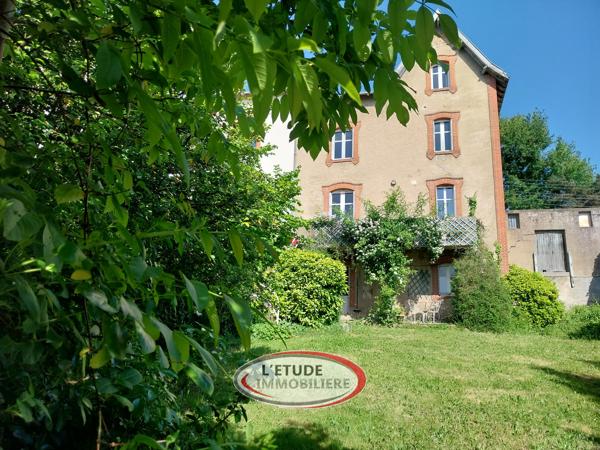 NANTES Zola-Procé : Bâtisse de 1900, 151 m² habitables, 470 m² de terrain clos, garage, terrasse et balcon !