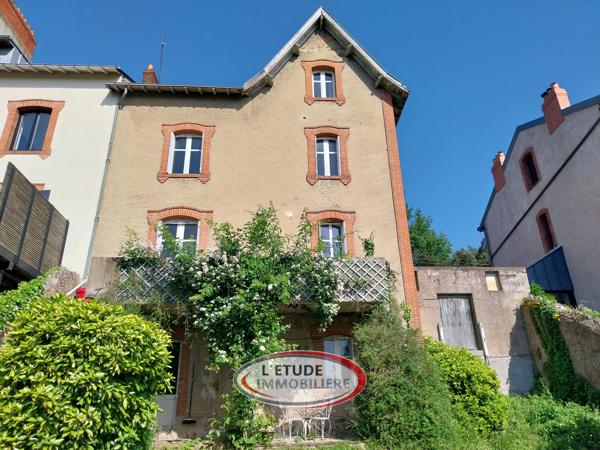 NANTES Zola-Procé : Bâtisse de 1900, 151 m² habitables, 470 m² de terrain clos, garage, terrasse et balcon !