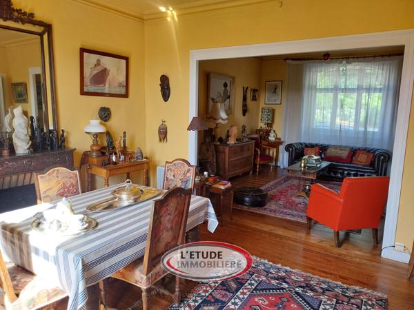 NANTES Zola-Procé : Bâtisse de 1900, 151 m² habitables, 470 m² de terrain clos, garage, terrasse et balcon !