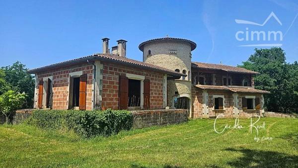 En exclusivité : Ensemble immobilier comprenant :