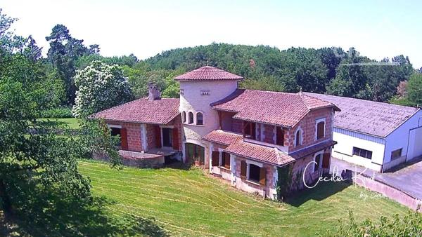 En exclusivité : Ensemble immobilier comprenant :