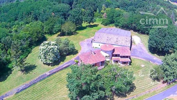 En exclusivité : Ensemble immobilier comprenant :