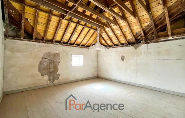 APPARTEMENT DUPLEX A AMENAGER 186 M2, centre-ville et plage