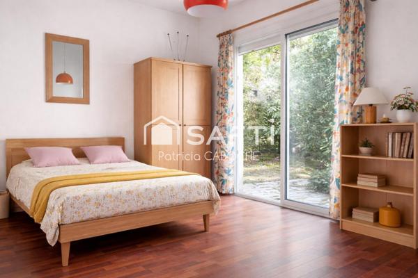 Maison  d'architecte de 180 m2 au calme sans vis-à-vis proche tram