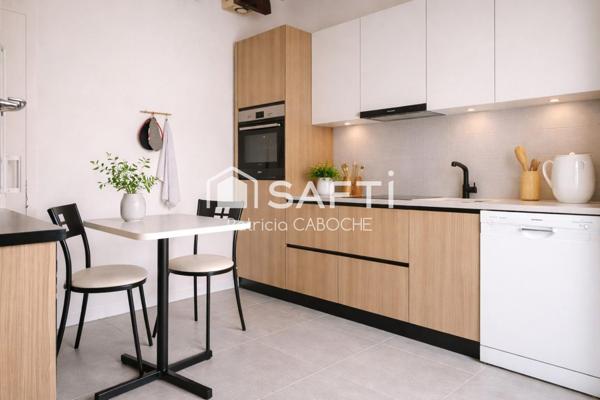 Maison  d'architecte de 180 m2 au calme sans vis-à-vis proche tram