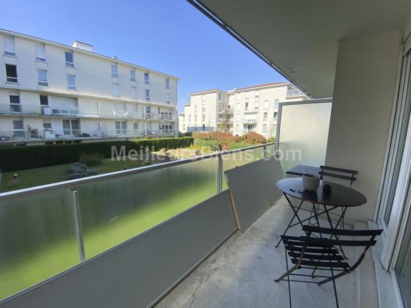 CRETEIL-F2-37 m2 avec Balcon et place de parking