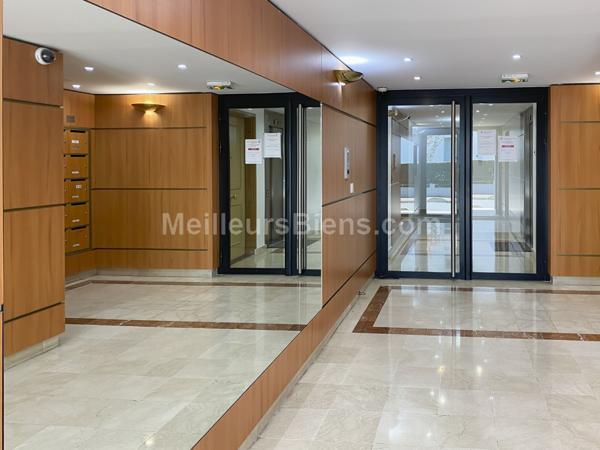 CRETEIL-F2-37 m2 avec Balcon et place de parking