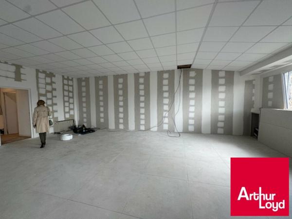 ANGLET - Bureaux de 129 m2, au 1er étage avec ascenseur