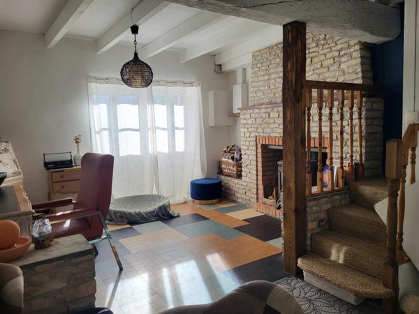 Maison à vendre 4 pièces SAINT JOUIN DE MARNES (79) Terrain 318 m²