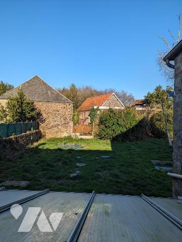Maison avec beaux volumes à BOURGVALLEES (SOULLES Eglise)