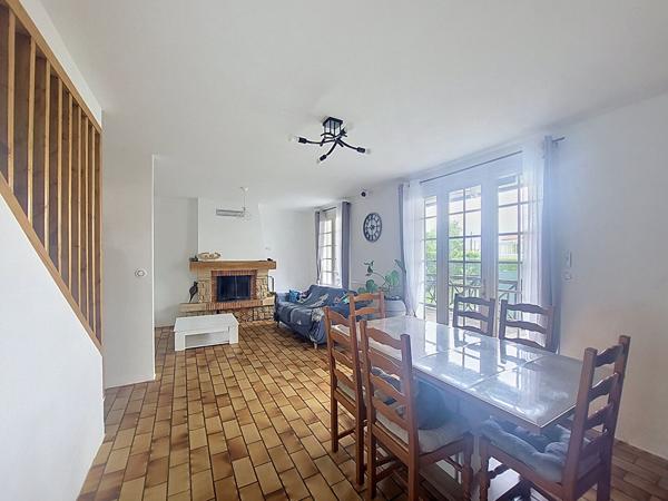 A VENDRE MAISON FAMILLIALE A VEZINS