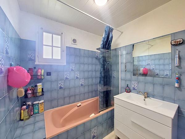 A VENDRE MAISON FAMILLIALE A VEZINS