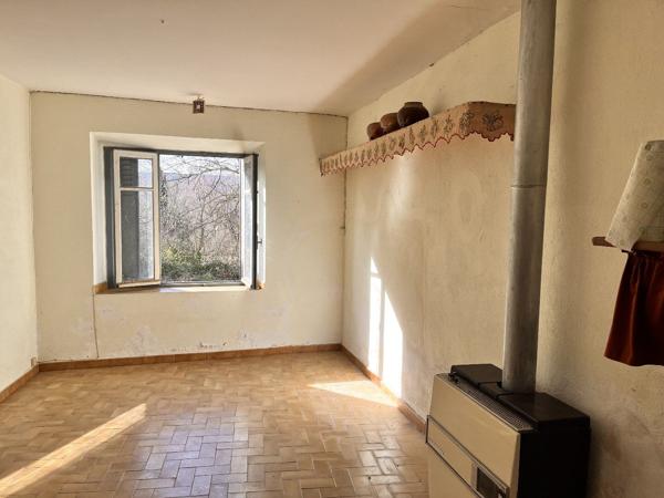 Ensemble d'immobilier à renover Escueillens et saint just