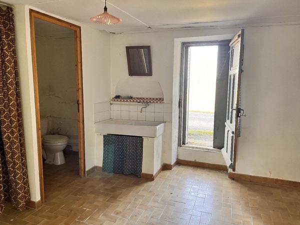 Ensemble d'immobilier à renover Escueillens et saint just