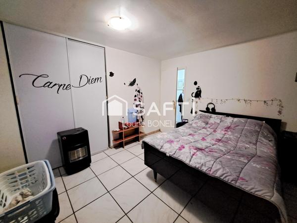 Immeuble de rapport à FAVIERES