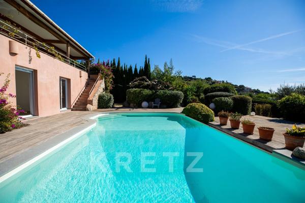 Villa vue mer panoramique, piscine à cinq minutes de la plage