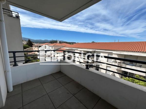 Location Appartement 3 pièces 64.18 m² - 180 RUE PARADIS Gardanne 13120