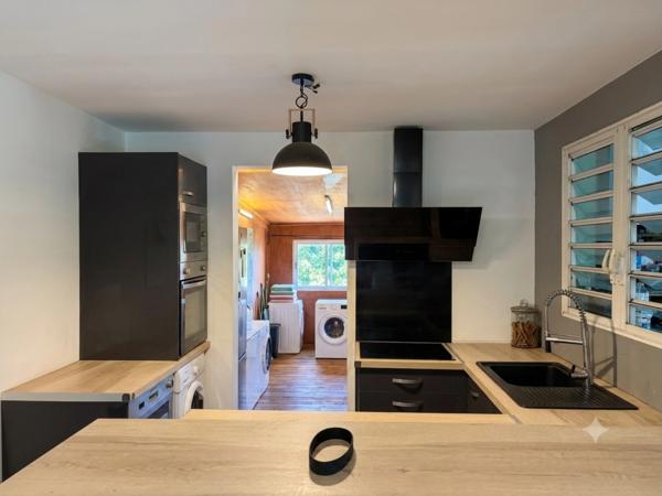 Maison familiale 160m² - 5 ch, 1 espace de travail, Belle vue Océan, Terrain 400 M2, Sainte Rose - Bois Blanc﻿﻿