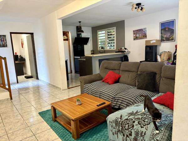 Maison familiale 160m² - 5 ch, 1 espace de travail, Belle vue Océan, Terrain 400 M2, Sainte Rose - Bois Blanc﻿﻿