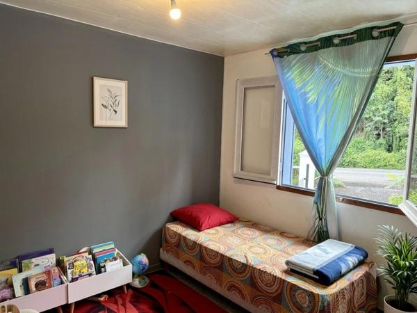 Maison familiale 160m² - 5 ch, 1 espace de travail, Belle vue Océan, Terrain 400 M2, Sainte Rose - Bois Blanc﻿﻿