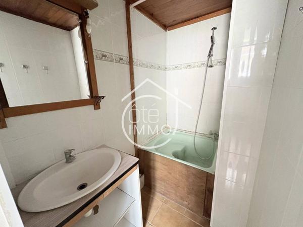 LORMONT : Maison de ville à rénover 5 pièces de 135m² avec cour intérieure