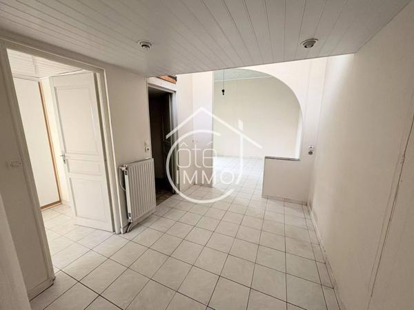 LORMONT : Maison de ville à rénover 5 pièces de 135m² avec cour intérieure