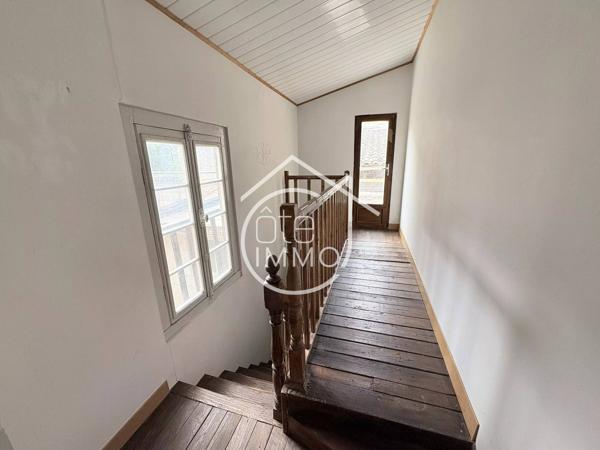 LORMONT : Maison de ville à rénover 5 pièces de 135m² avec cour intérieure