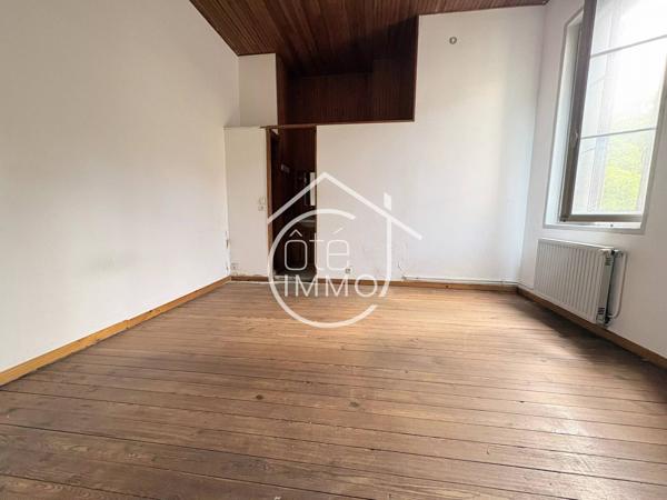 LORMONT : Maison de ville à rénover 5 pièces de 135m² avec cour intérieure