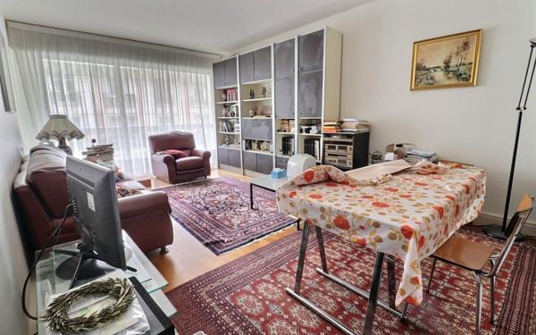 Appartement à vendre    2 pièces • 60 m2 Paris 19