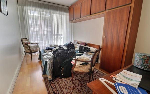 Appartement à vendre    2 pièces • 60 m2 Paris 19