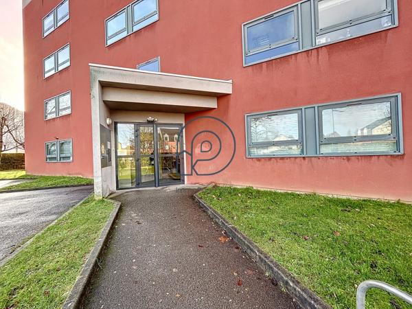 107 m2 de bureaux rénovés climatisés proche métro