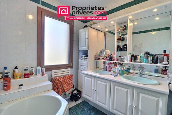 Maison individuelle  5 pièces ,104 m² sur terrain 1100 m² piscinable