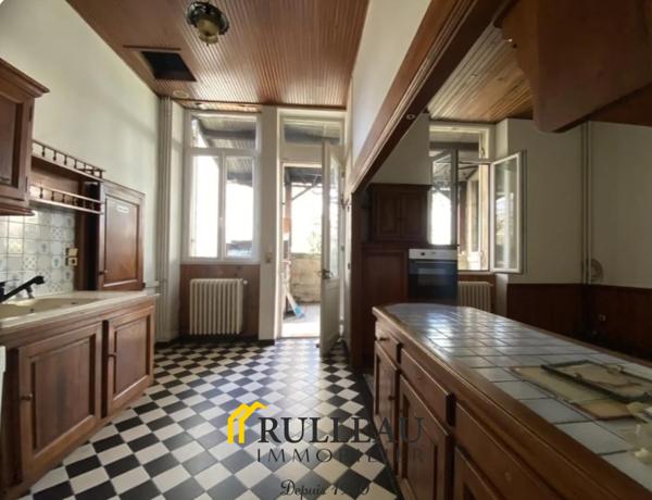 Ensemble immobilier 320 m² avec dépendances en centre-ville de Saint-Savin Détails des diagnostics énergétiques