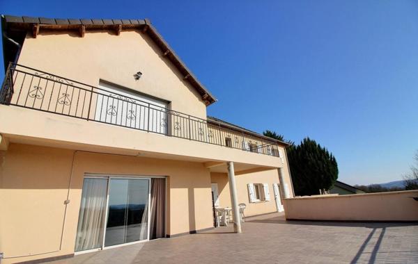 BRIVE - Malemort : Maison récente 290 m² avec 7 chambres  - Terrain 2 000 m²