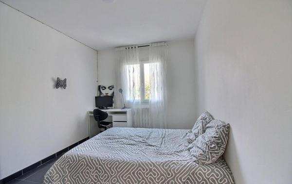 BRIVE - Malemort : Maison récente 290 m² avec 7 chambres  - Terrain 2 000 m²