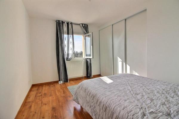 BRIVE - Malemort : Maison récente 290 m² avec 7 chambres  - Terrain 2 000 m²