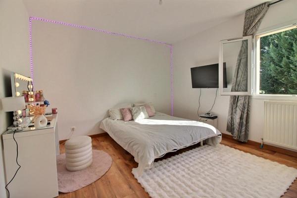 BRIVE - Malemort : Maison récente 290 m² avec 7 chambres  - Terrain 2 000 m²