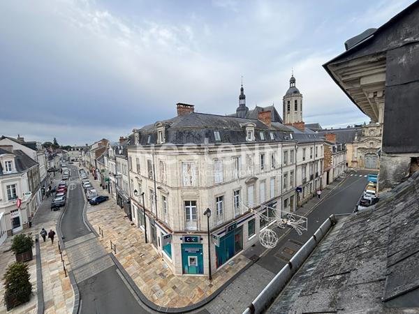 A louer bel appartement en centre ville de La Flèche 3 pièces Meublé