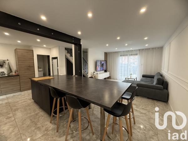 Maison 5 pièces de 120 m² à Saint-Estève (66240)