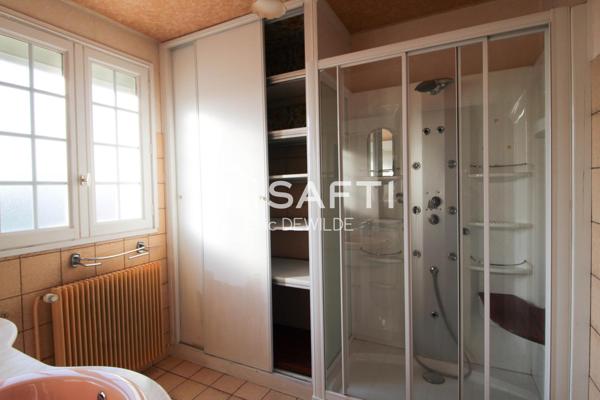 Emplacement idéal et beau potentiel à exploiter