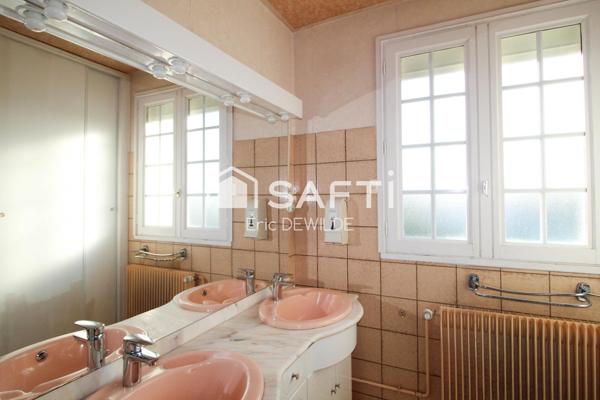 Emplacement idéal et beau potentiel à exploiter