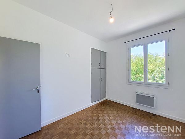 A Vendre Maison de 80 m² sur sous-sol de 68 m² avec garages et jardin proche du centre de Condom