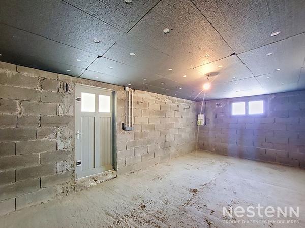 A Vendre Maison de 80 m² sur sous-sol de 68 m² avec garages et jardin proche du centre de Condom